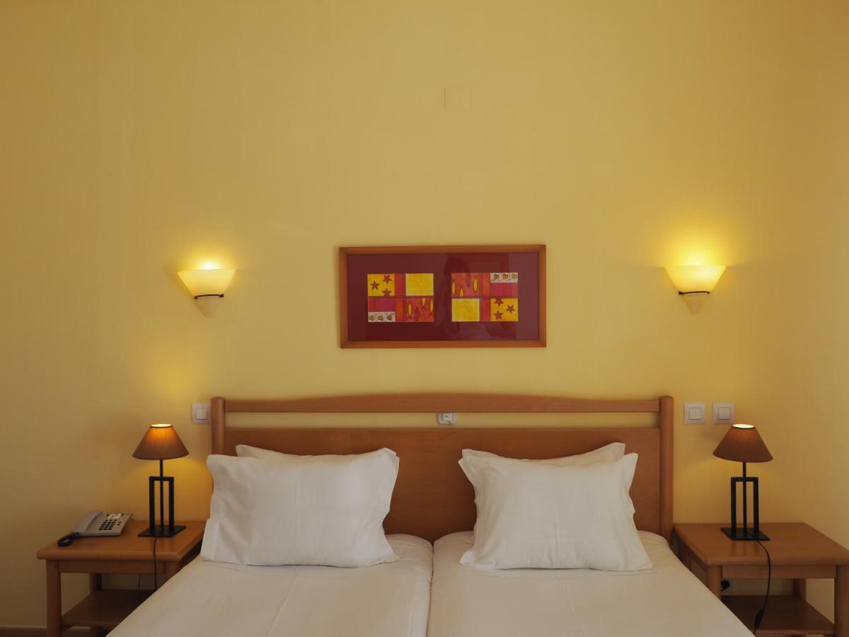 Club House Cvl Hotel Praia Da Luz Bagian luar foto