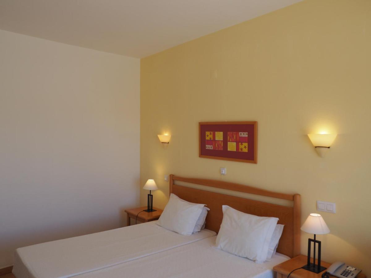Club House Cvl Hotel Praia Da Luz Bagian luar foto