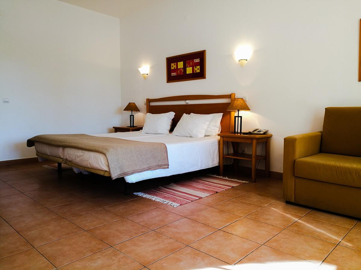 Club House Cvl Hotel Praia Da Luz Bagian luar foto