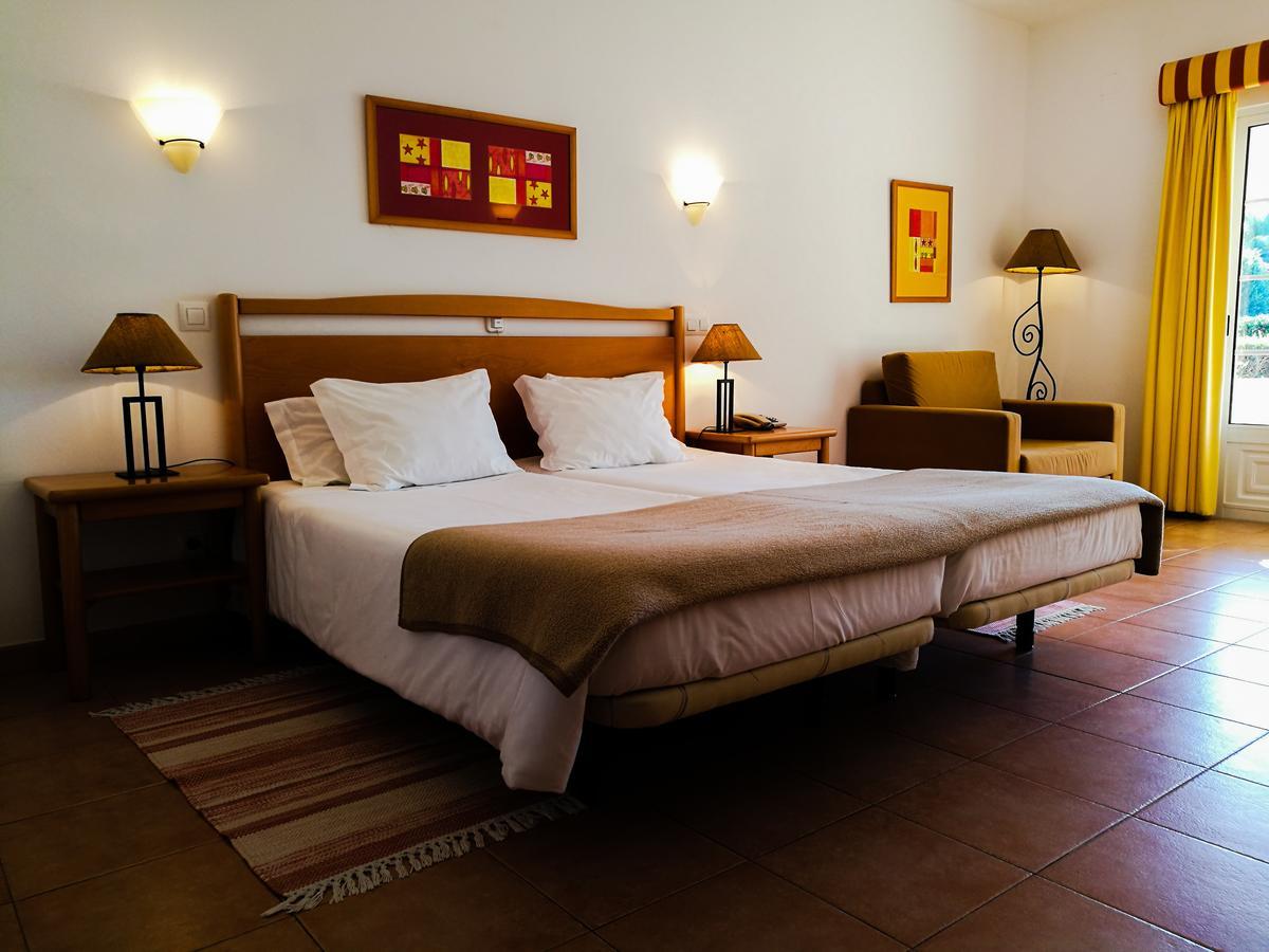 Club House Cvl Hotel Praia Da Luz Bagian luar foto