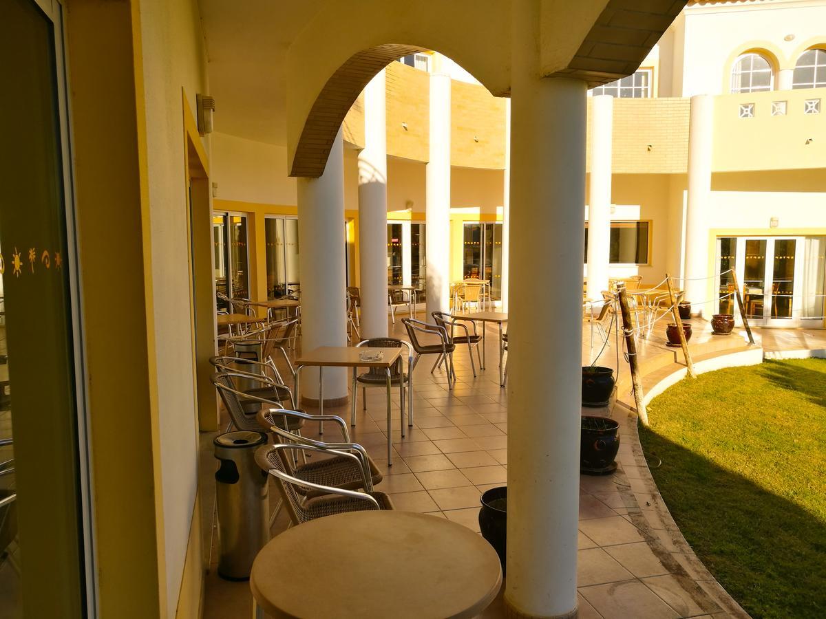 Club House Cvl Hotel Praia Da Luz Bagian luar foto