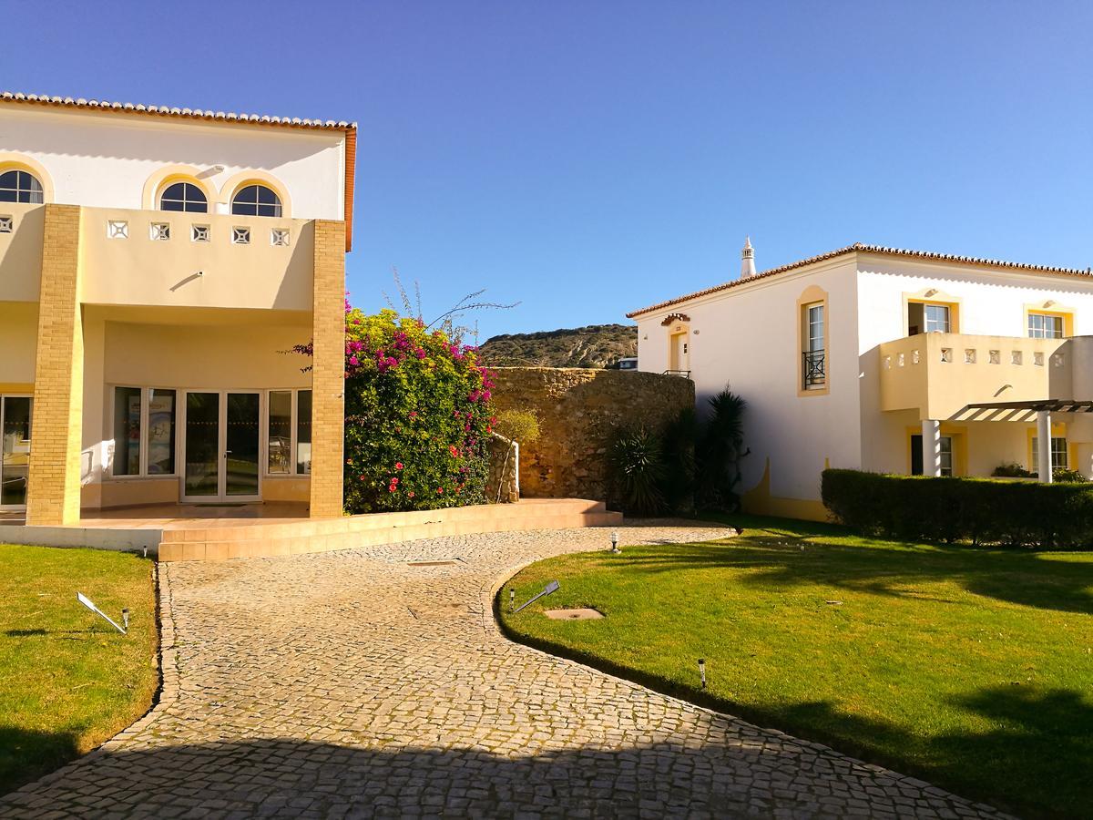 Club House Cvl Hotel Praia Da Luz Bagian luar foto