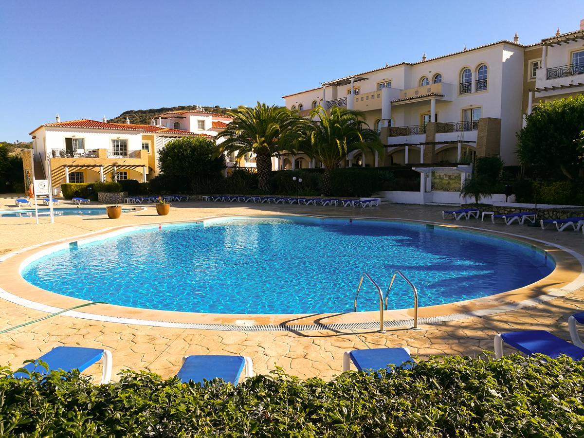 Club House Cvl Hotel Praia Da Luz Bagian luar foto