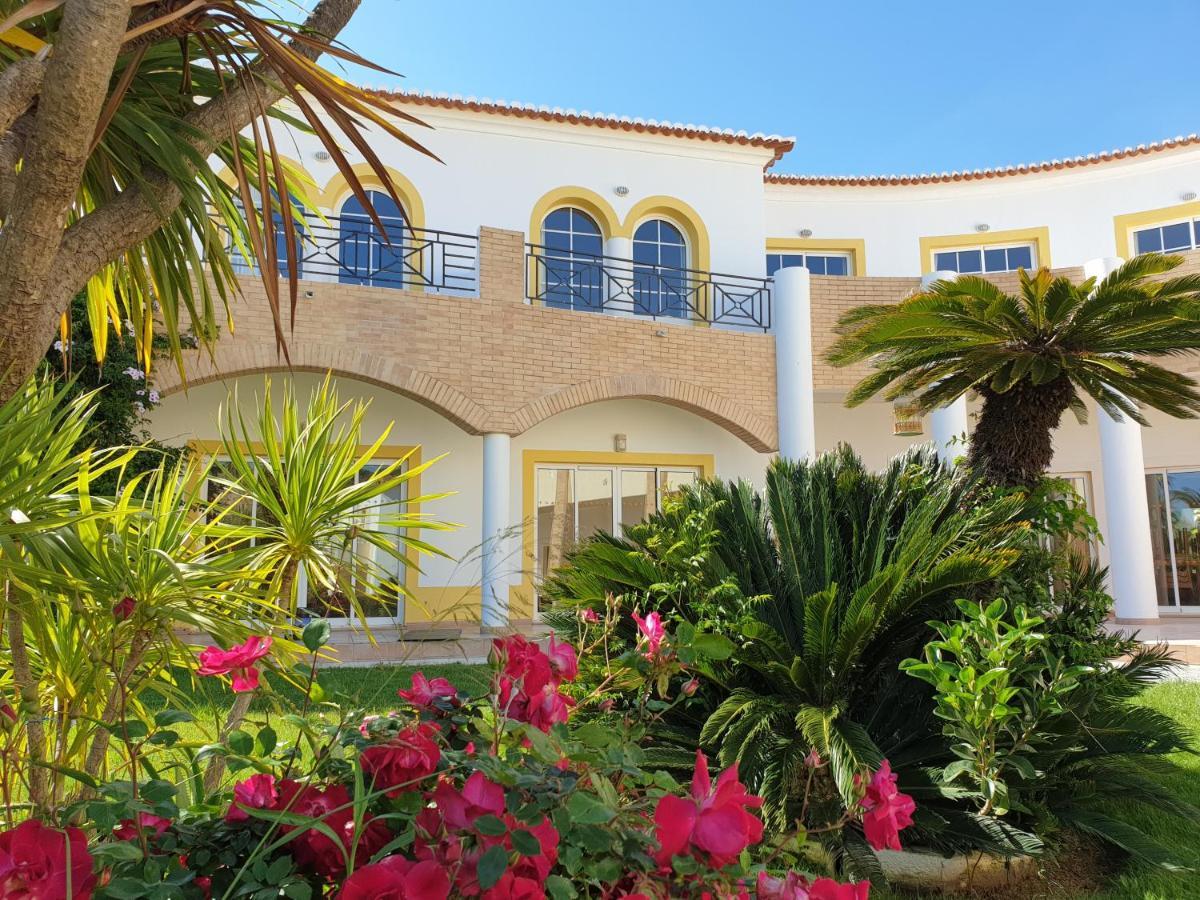 Club House Cvl Hotel Praia Da Luz Bagian luar foto