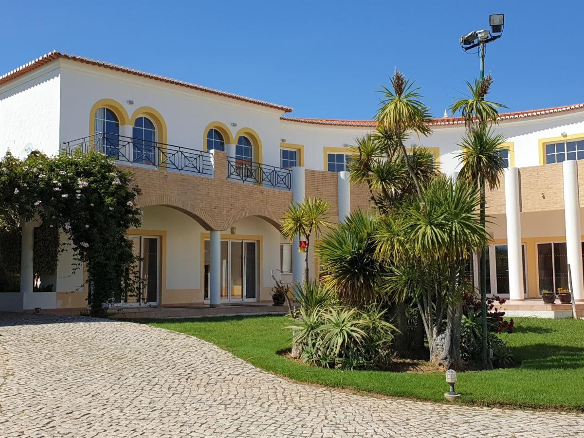 Club House Cvl Hotel Praia Da Luz Bagian luar foto
