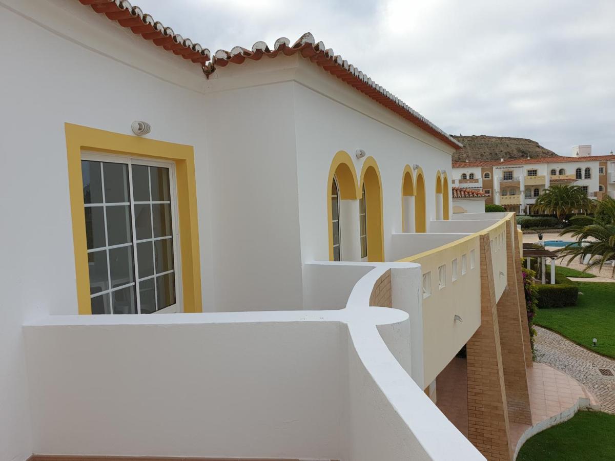 Club House Cvl Hotel Praia Da Luz Bagian luar foto