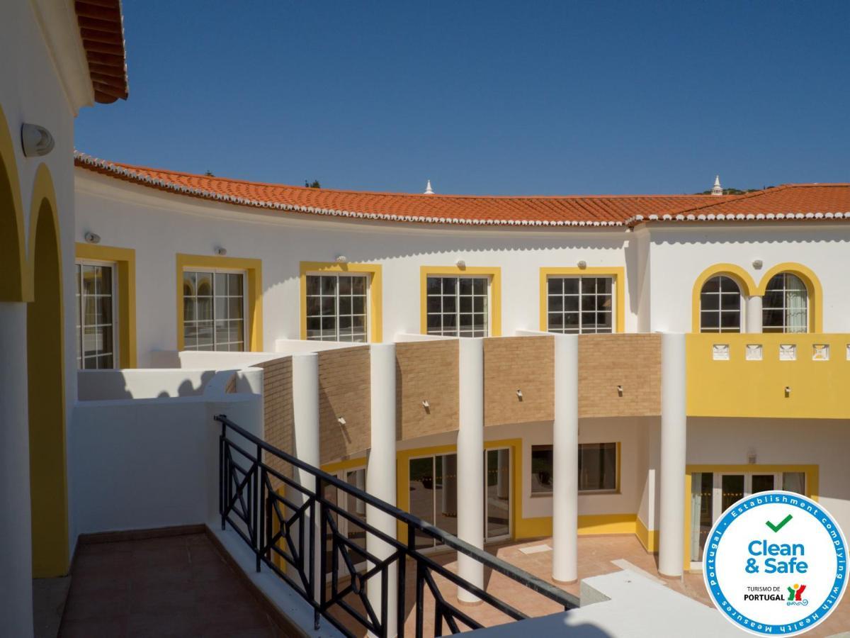 Club House Cvl Hotel Praia Da Luz Bagian luar foto
