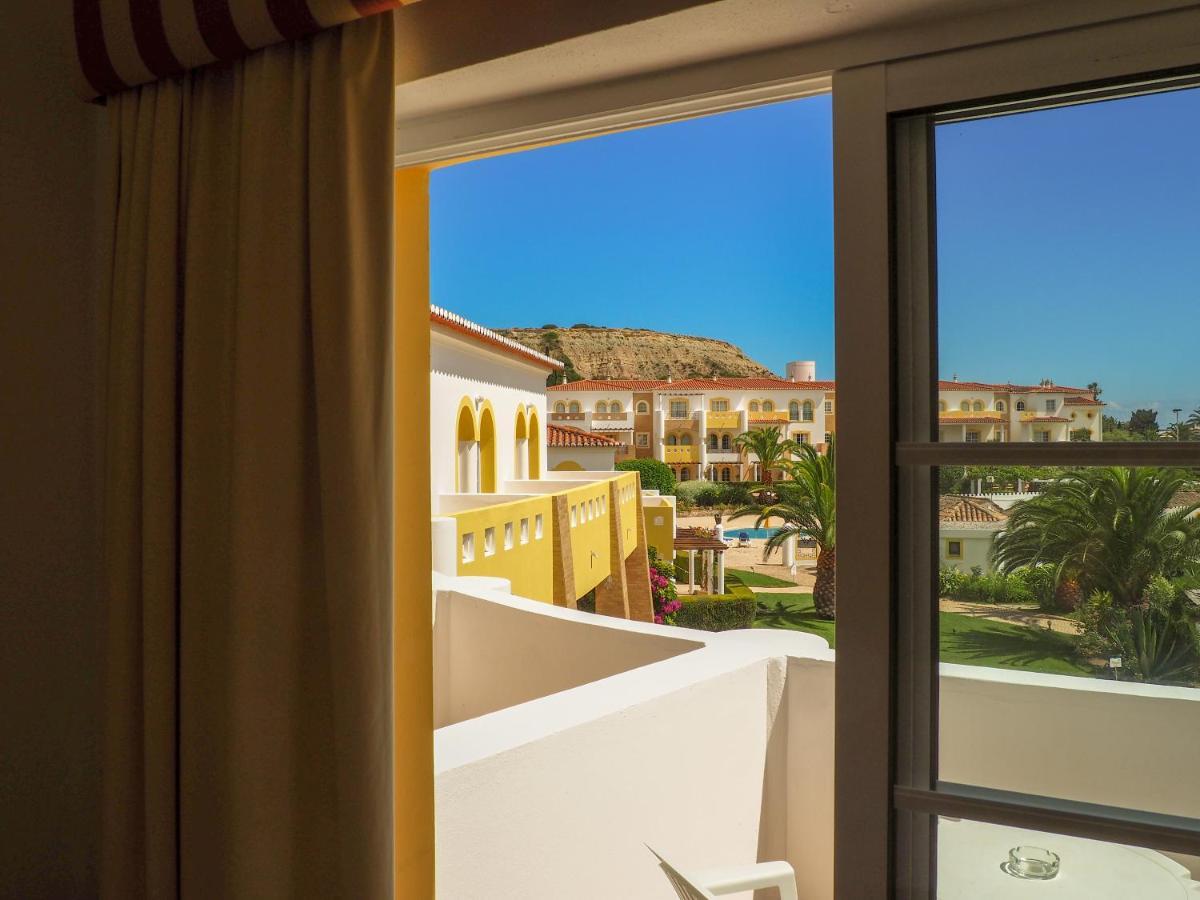 Club House Cvl Hotel Praia Da Luz Bagian luar foto